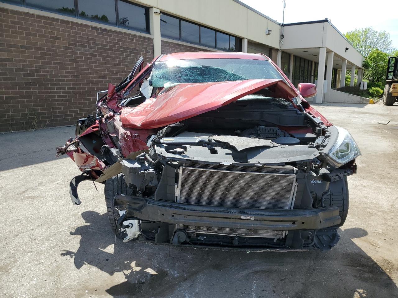 2015 Hyundai Santa Fe VIN 5XYZTDLB0FG261490 Copart auction photo, front end / side damage thumbnail 5