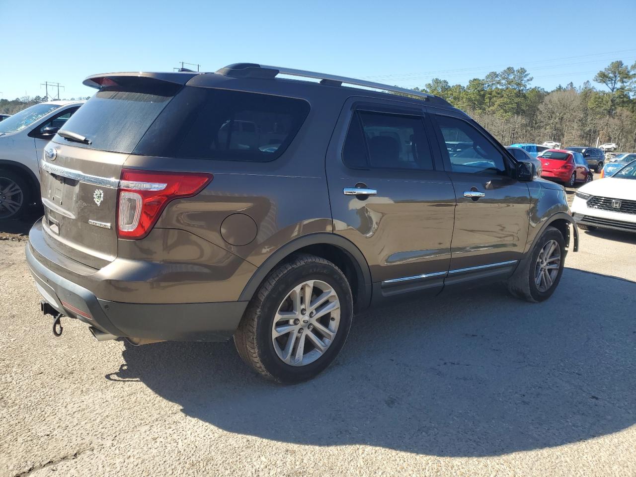 2015 Ford Explorer VIN 1FM5K7D82FGA51441 Copart auction photo, side / front end damage thumbnail 3