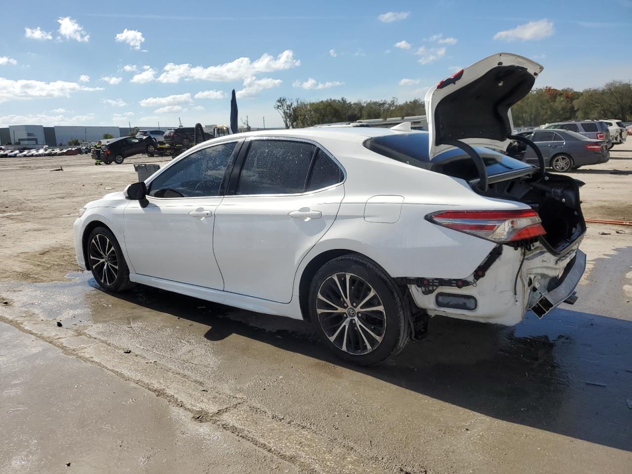 2019 Toyota Camry VIN 4T1B11HK6KU283495 Copart auction photo, rear end damage thumbnail 2