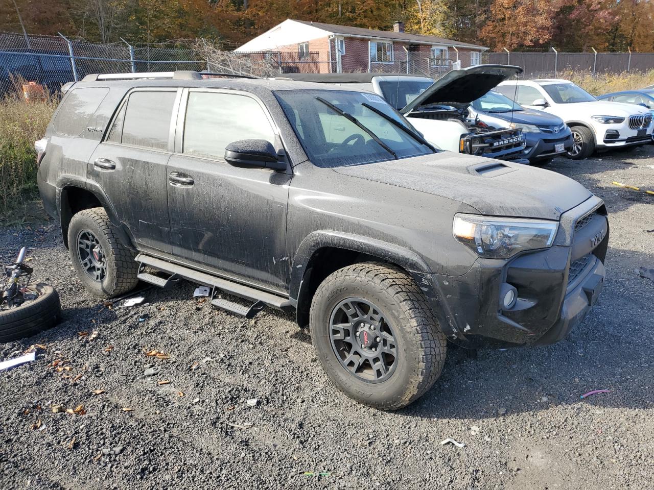 2018 Toyota 4Runner VIN JTEBU5JR9J5516817 Copart auction photo, minor dent/scratches damage thumbnail 4