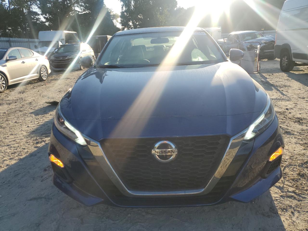 2019 Nissan Altima VIN 1N4BL4CV4KC188401 Copart auction photo, rear end / minor dent/scratches damage thumbnail 5