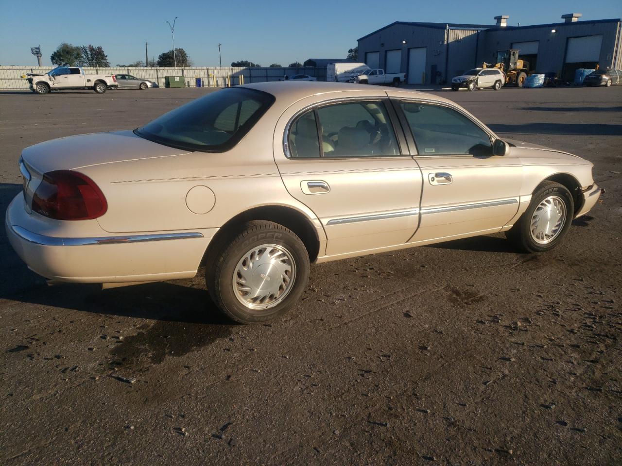 1998 Lincoln Continental VIN 1LNFM97V3WY647762 Copart auction photo, front end damage thumbnail 3