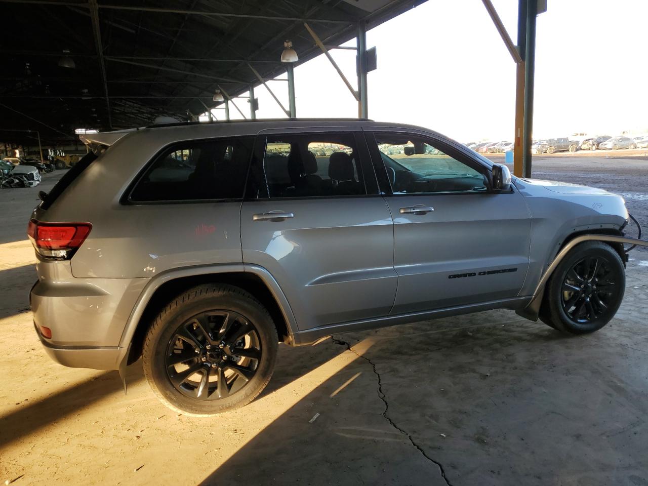 2018 Jeep Grand Cherokee VIN 1C4RJEAG9JC485185 Copart auction photo, front end damage thumbnail 3