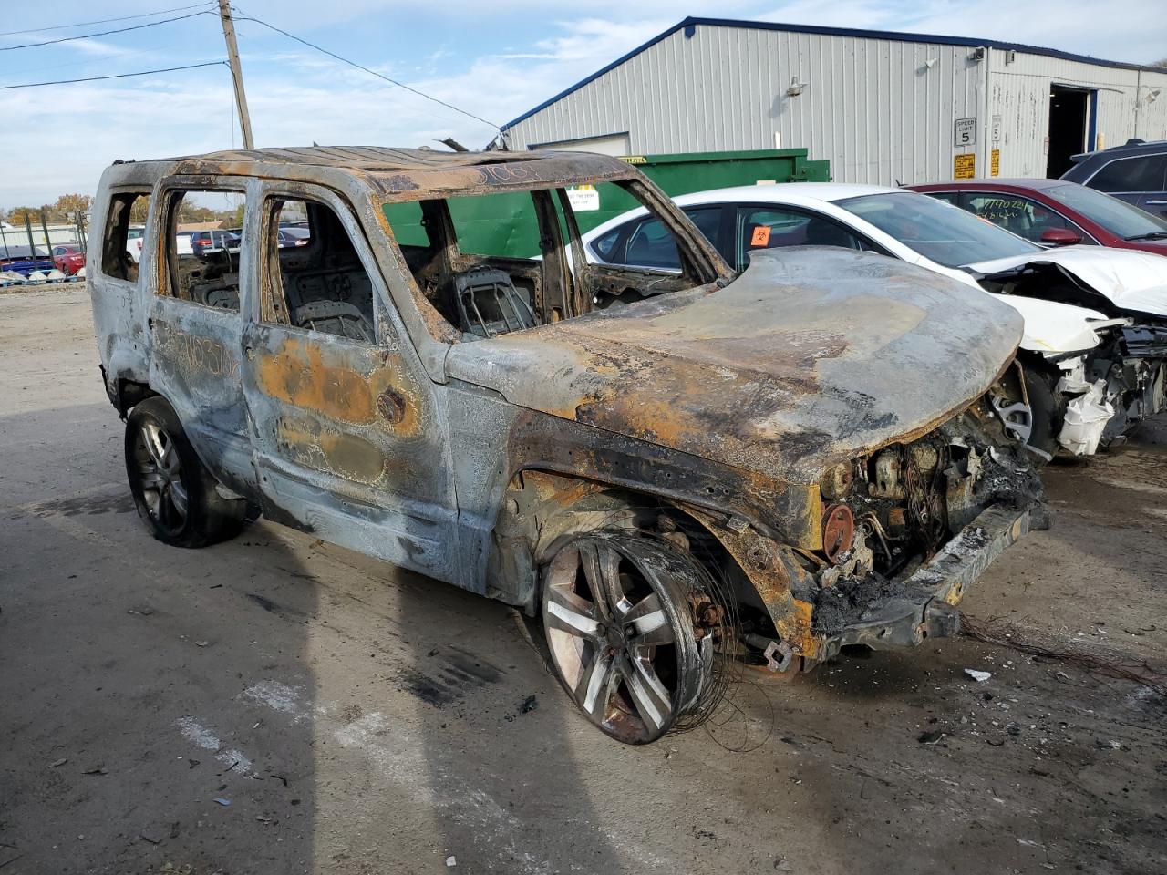 2012 Jeep Liberty (North America) VIN 1C4PJMFK0CW125237 Copart auction photo, burn / missing/altered vin damage thumbnail 4