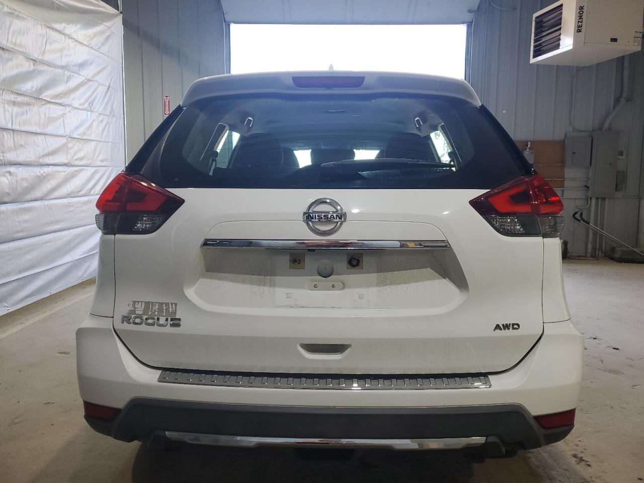2018 Nissan Rogue VIN KNMAT2MV3JP572900 Copart auction photo, front end / minor dent/scratches damage thumbnail 6
