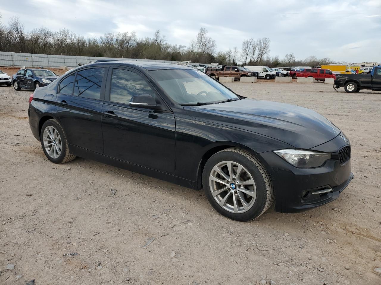 2016 BMW 3er VIN WBA8E5G59GNT40065 Copart auction photo, front end / minor dent/scratches damage thumbnail 4