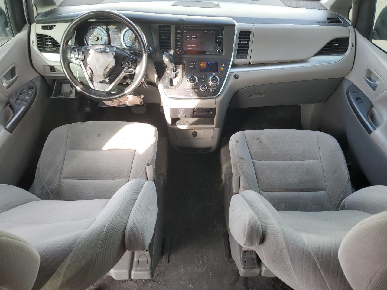 2018 Toyota Sienna VIN 5TDKZ3DC8JS905279 Copart auction photo, all over damage thumbnail 8