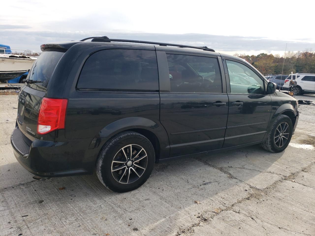 2015 Dodge Caravan VIN 2C4RDGBG7FR592882 Copart auction photo, front end damage thumbnail 3