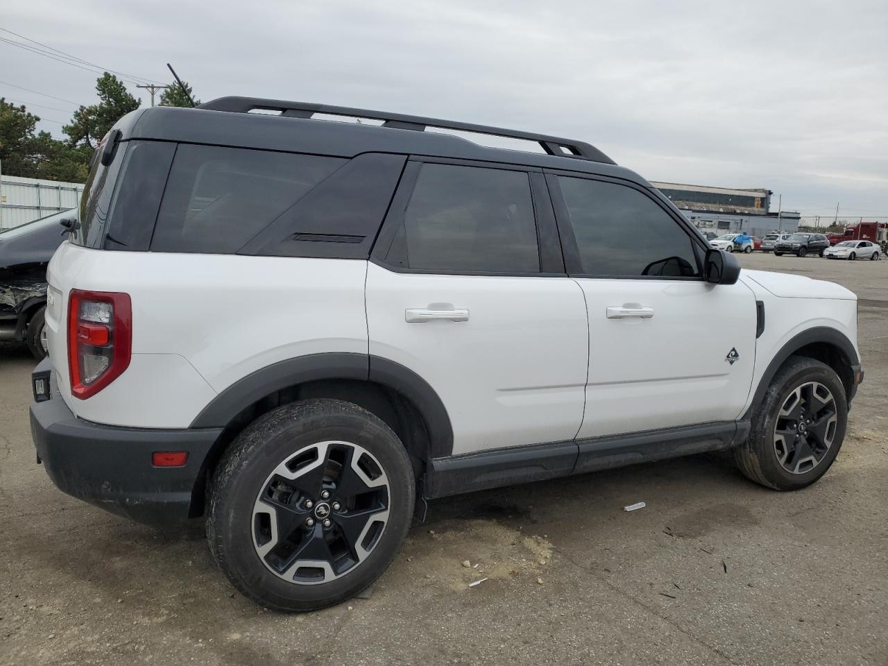 2022 Ford Bronco VIN 3FMCR9C61NRD74613 Copart auction photo, side / front end damage thumbnail 3