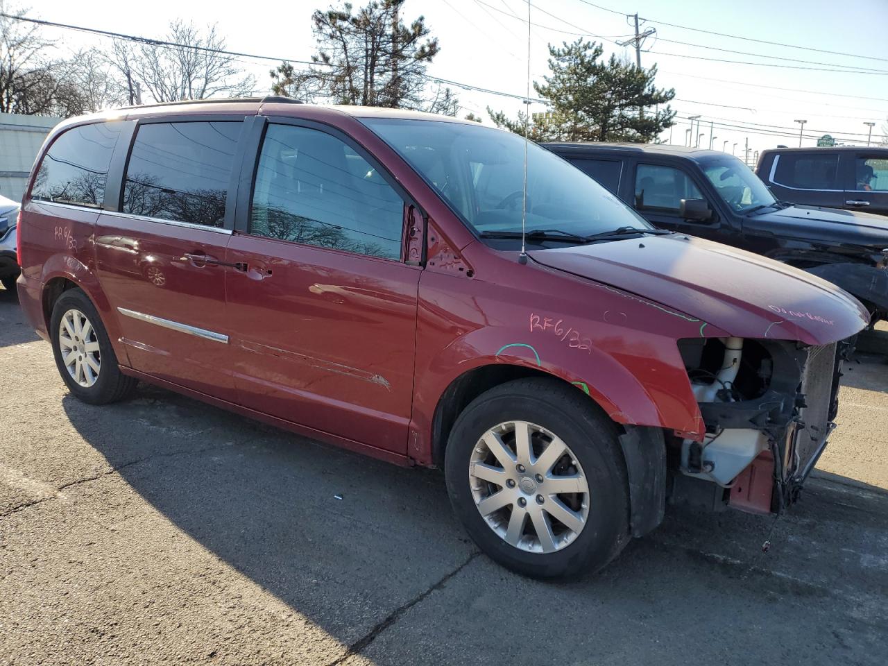 2016 Chrysler Town & Country VIN 2C4RC1BG7GR198980 Copart auction photo, front end / side damage thumbnail 4