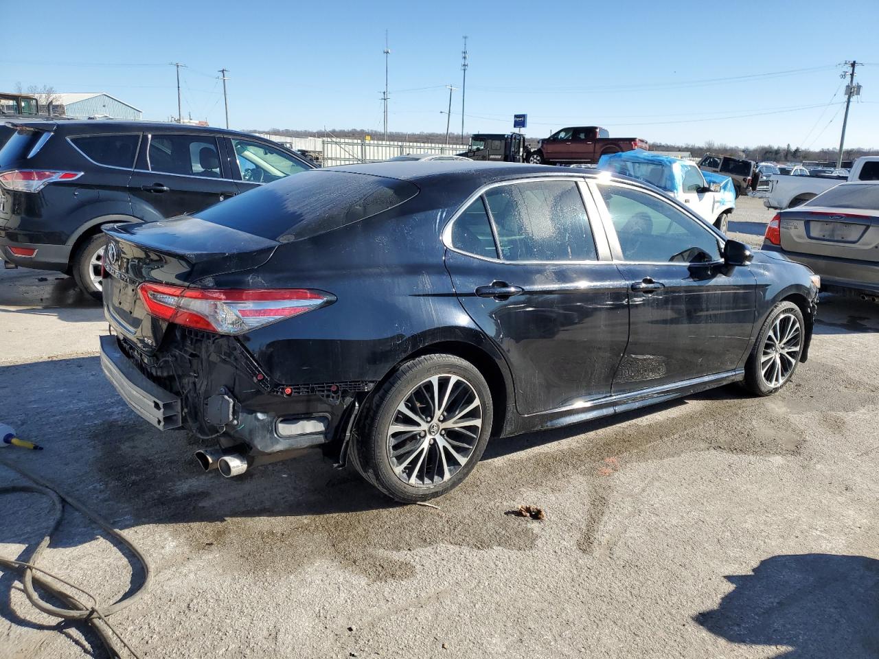 2018 Toyota Camry VIN 4T1B11HK6JU572570 Copart auction photo, front end / rear end damage thumbnail 3