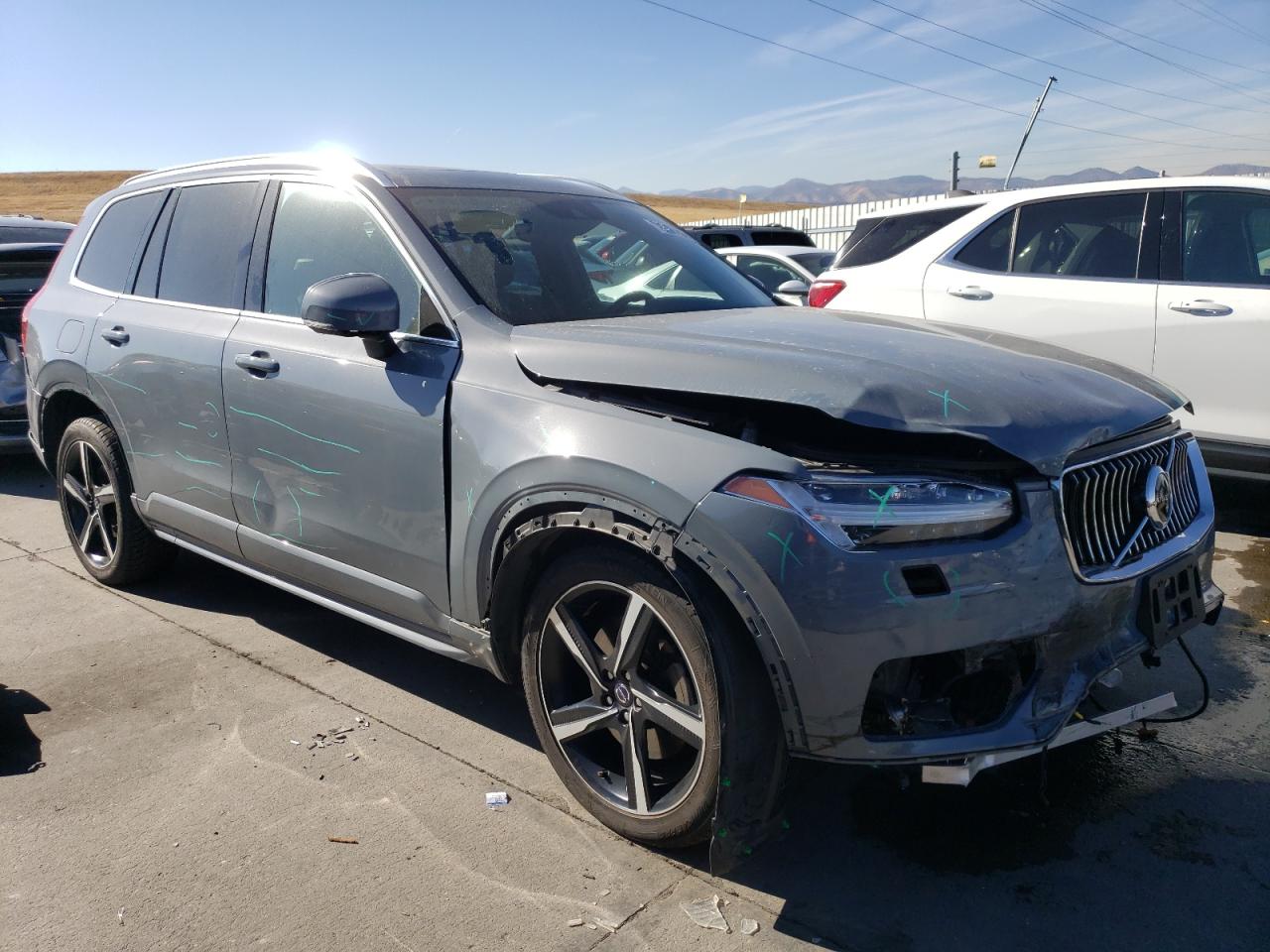 2021 Volvo XC90 VIN YV4102PK8M1704922 Copart auction photo, front end / side damage thumbnail 4