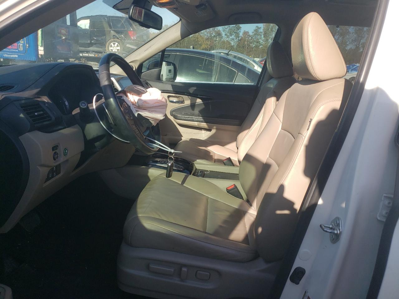 2016 Honda Pilot VIN 5FNYF6H90GB012247 Copart auction photo, front end / minor dent/scratches damage thumbnail 7