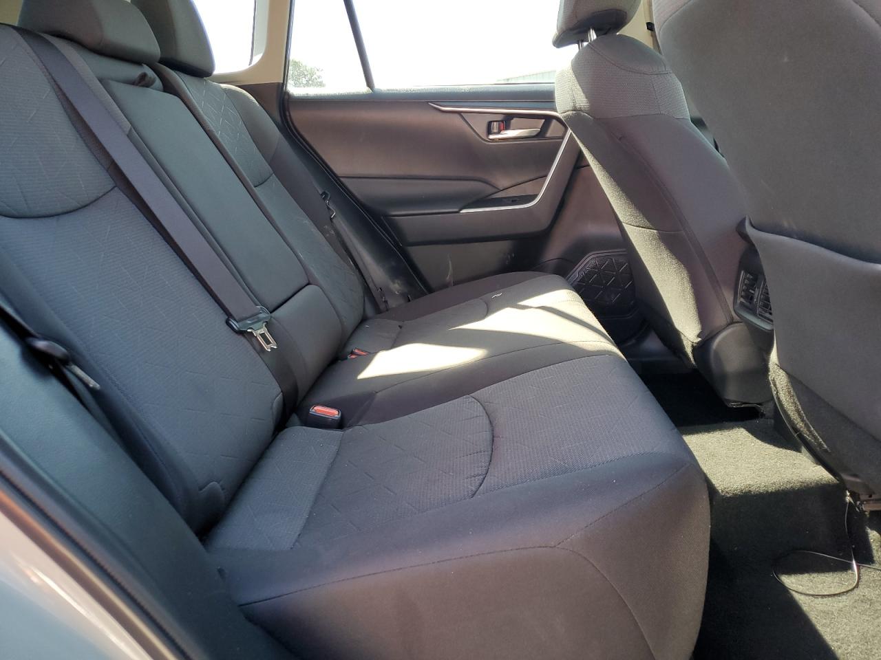 2022 Toyota RAV 4 VIN 2T3P1RFV0NW299978 Copart auction photo, side / minor dent/scratches damage thumbnail 12