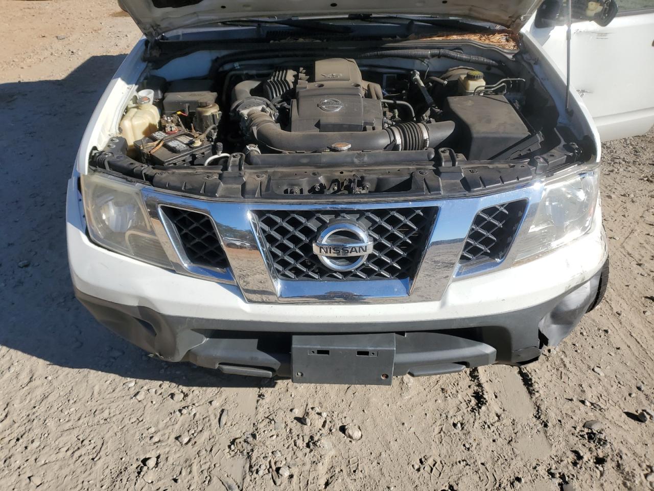 2014 Nissan Navara (Frontier) VIN 1N6AD0ER8EN731718 Copart auction photo, front end / all over damage thumbnail 13