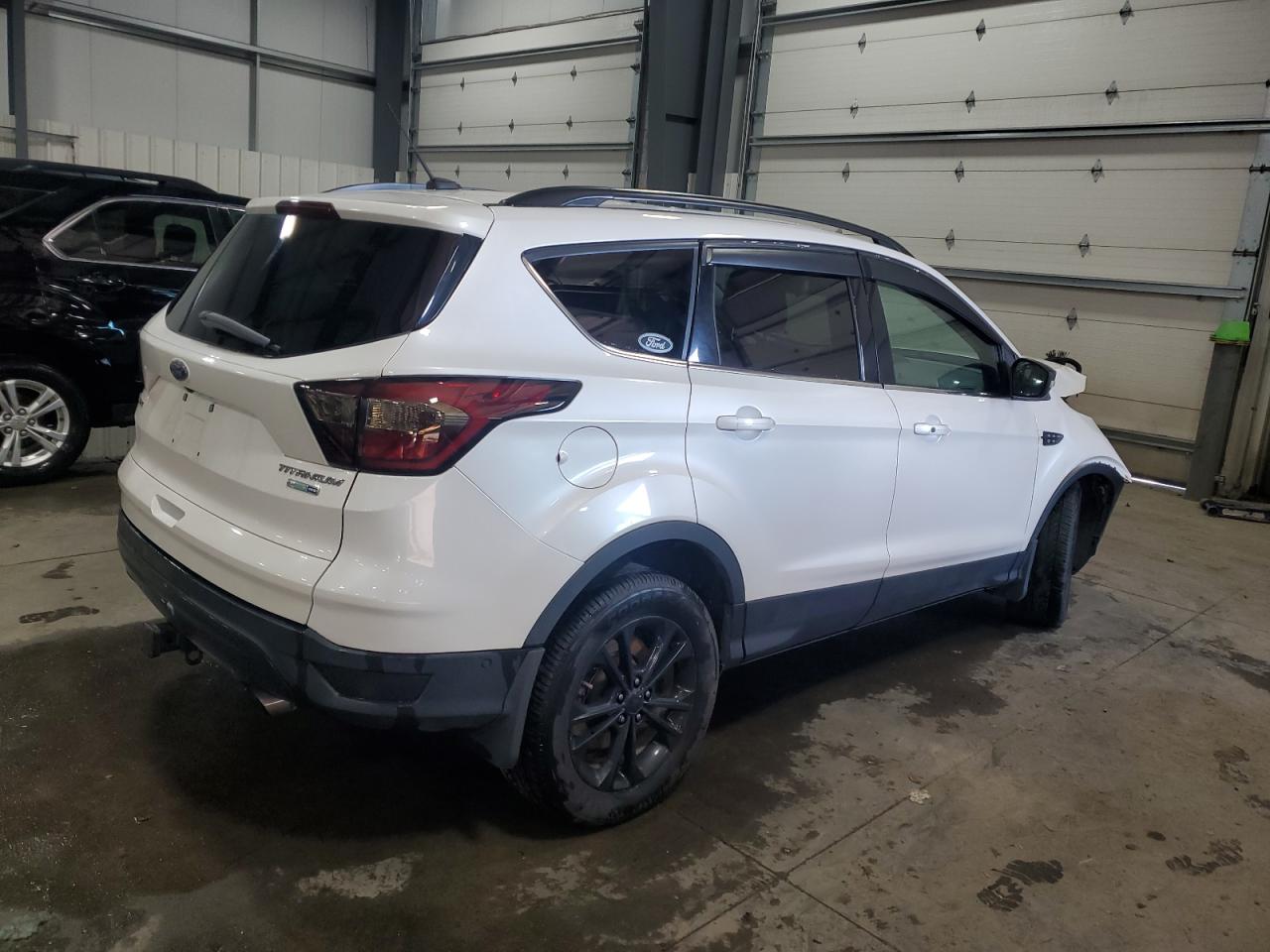 2017 Ford Escape VIN 1FMCU9J95HUE79597 Copart auction photo, front end damage thumbnail 3