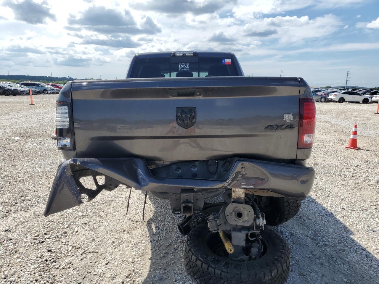 2018 RAM 2500 VIN 3C6UR5NL8JG327791 Copart auction photo, rear end / side damage thumbnail 6