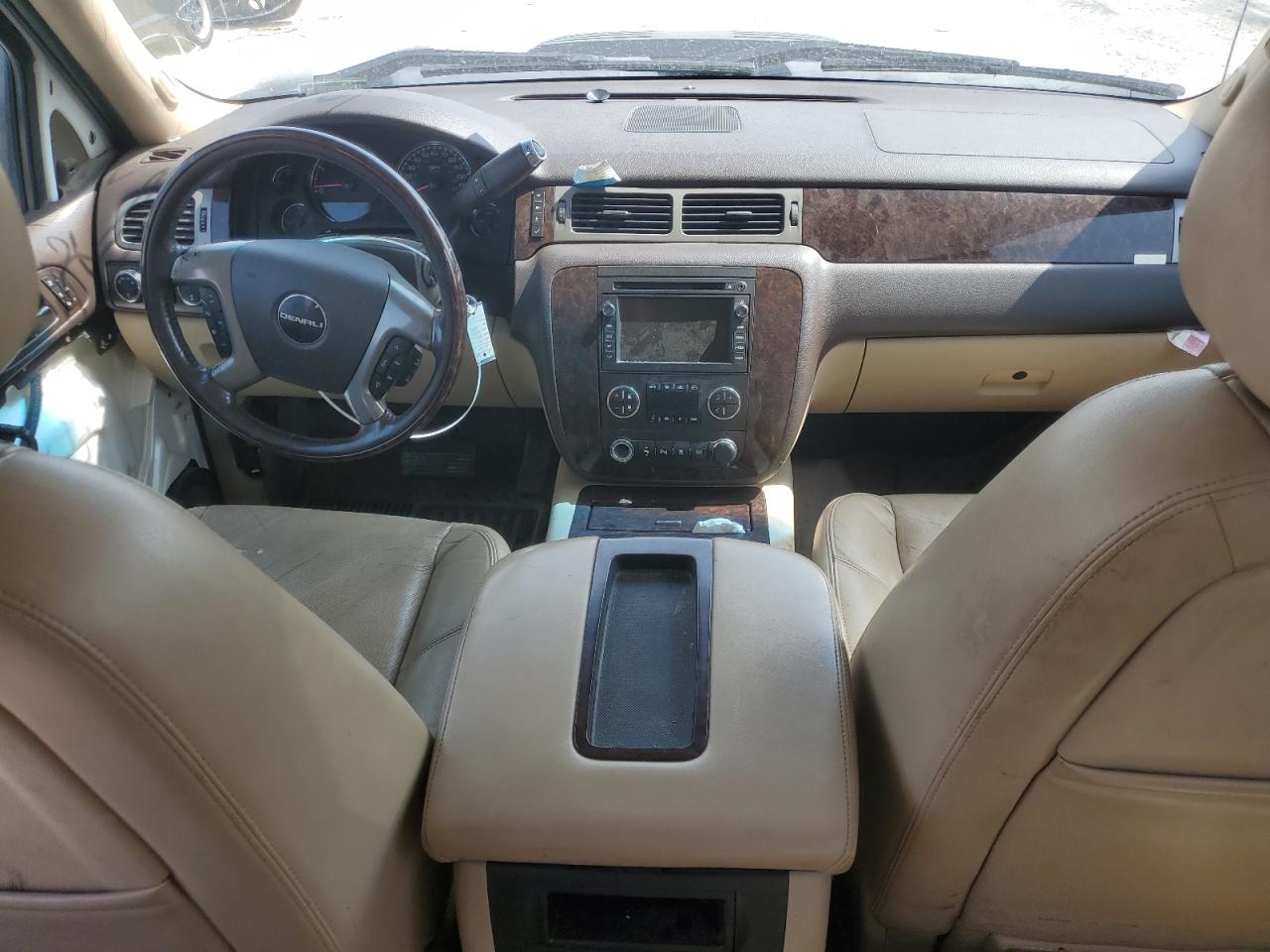 2011 GMC Sierra VIN 1GT125C84BF169435 Copart auction photo, normal wear / minor dent/scratches damage thumbnail 8