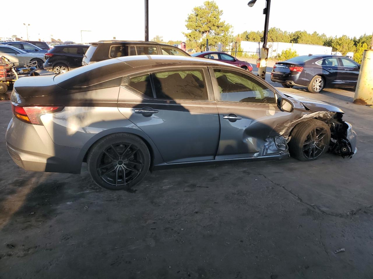 2021 Nissan Altima VIN 1N4BL4BV4MN325443 Copart auction photo, front end / side damage thumbnail 3