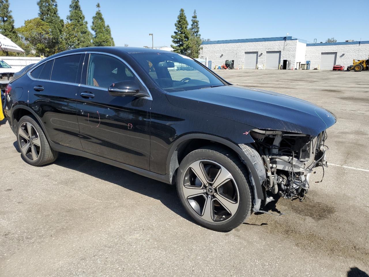 2018 Mercedes-Benz GLC VIN WDC0J4KB9JF437362 Copart auction photo, front end / all over damage thumbnail 4