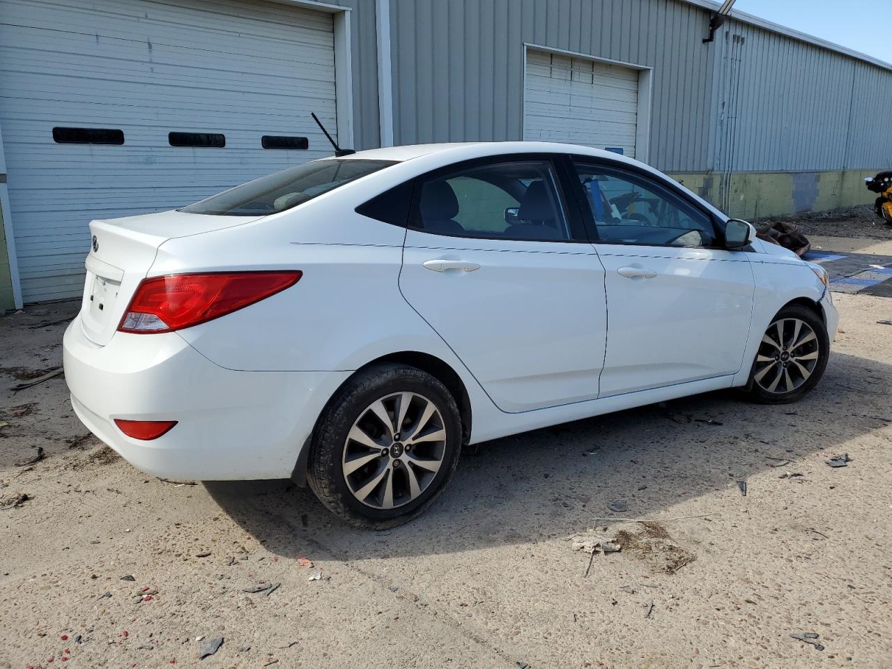 2015 Hyundai Accent VIN KMHCU4AEXFU806119 Copart auction photo, front end / side damage thumbnail 3