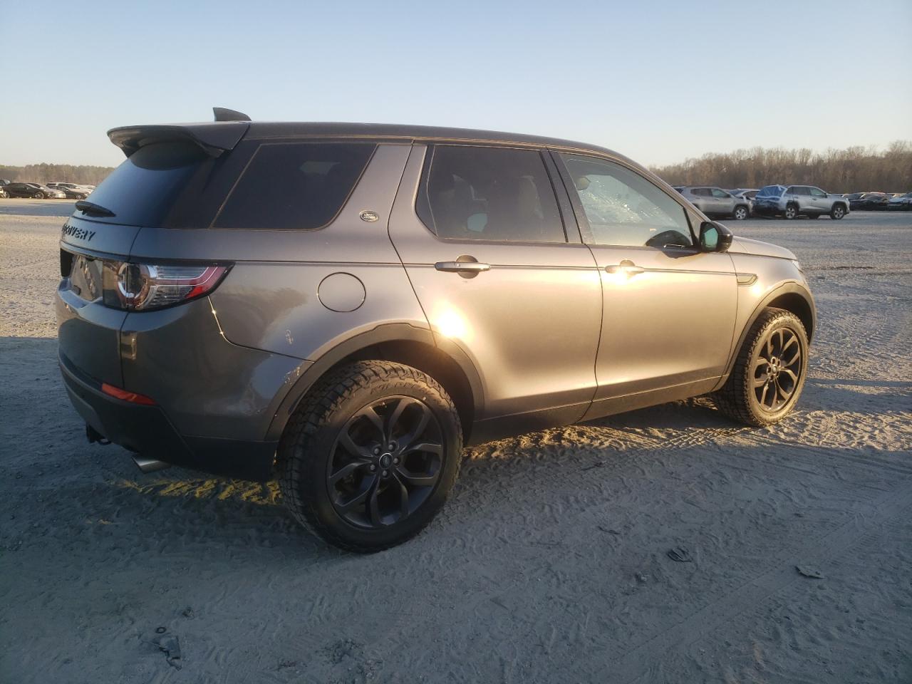 2019 Land Rover Discovery VIN SALCR2FX5KH821773 Copart auction photo, top/roof / minor dent/scratches damage thumbnail 3