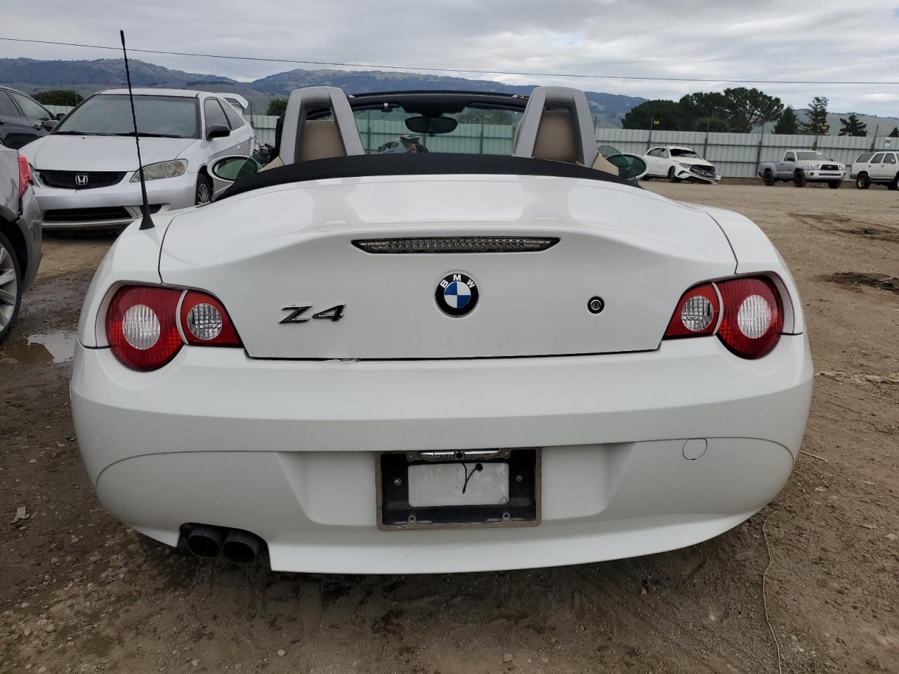 2005 BMW Z4 VIN 4USBT53505LU10933 Copart auction photo, front end damage thumbnail 6
