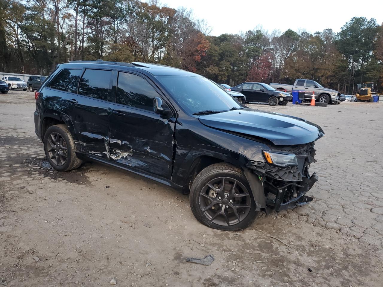 2020 Jeep Grand Cherokee VIN 1C4RJEBGXLC246813 Copart auction photo, front end / side damage thumbnail 4