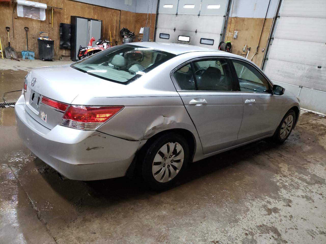 2011 Honda Accord VIN 1HGCP2F35BA040613 Copart auction photo, rear end / minor dent/scratches damage thumbnail 3