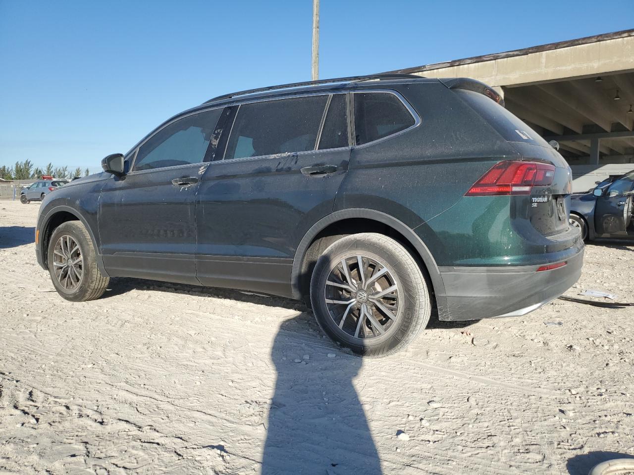2019 Volkswagen Tiguan VIN 3VV3B7AX9KM130811 Copart auction photo, minor dent/scratches damage thumbnail 2