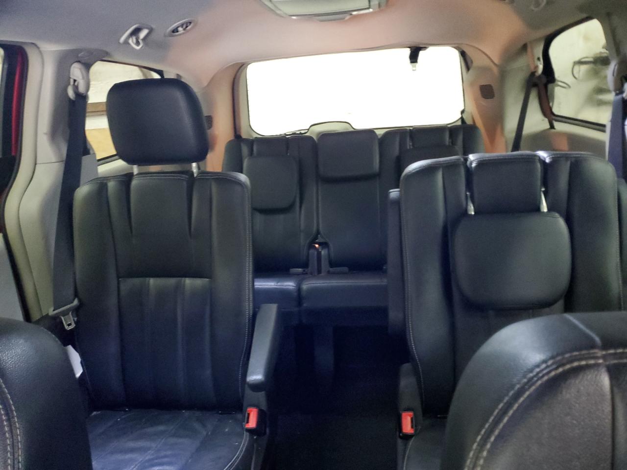 2015 Chrysler Town & Country VIN 2C4RC1BG4FR752149 Copart auction photo, front end / side damage thumbnail 10