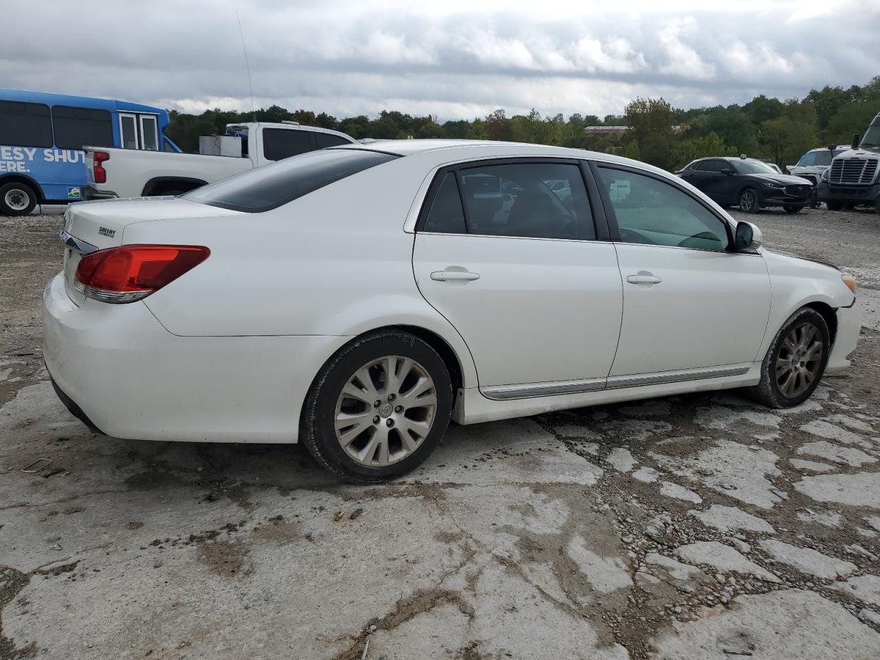 2011 Toyota Avalon VIN 4T1BK3DB9BU372573 Copart auction photo, front end damage thumbnail 3