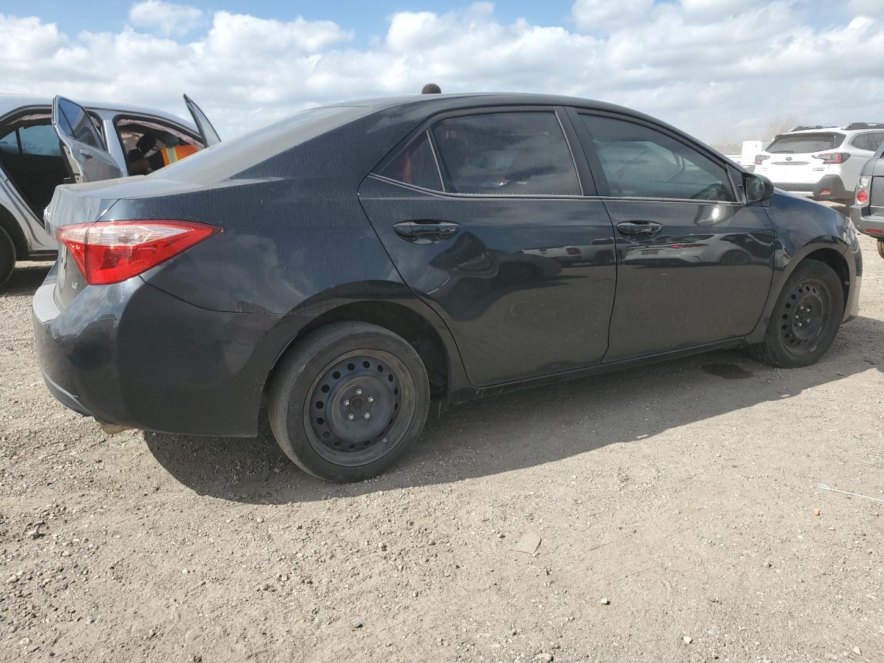2018 Toyota Corolla VIN 5YFBURHE8JP847034 Copart auction photo, mechanical / minor dent/scratches damage thumbnail 3