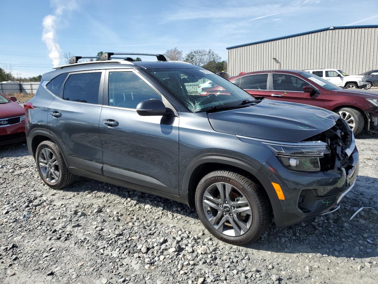 2021 KIA Seltos VIN KNDEU2AA7M7161598 Copart auction photo, front end damage thumbnail 4