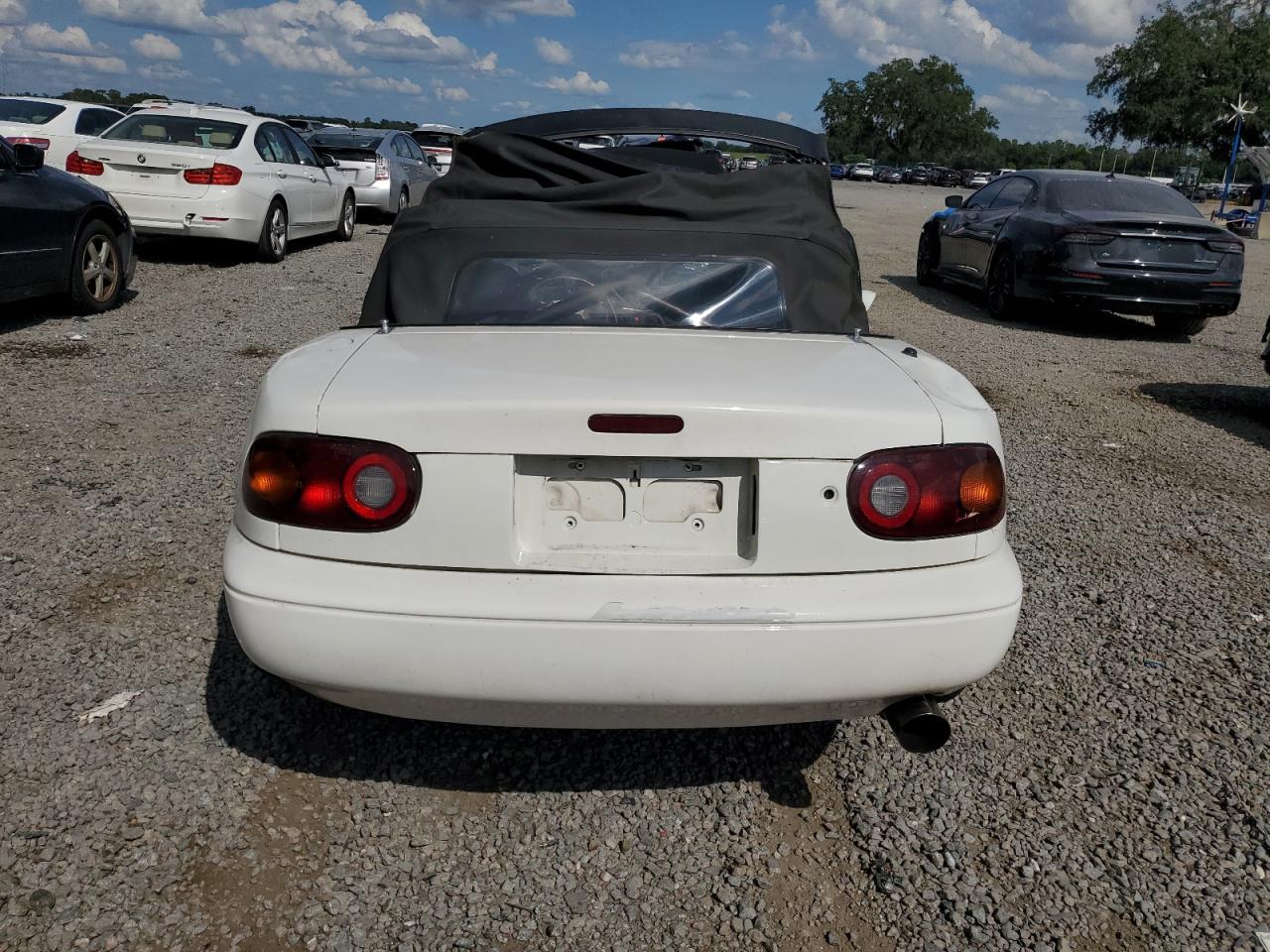 1991 Mazda MX-5 VIN JM1NA3516M1216635 Copart auction photo, all over damage thumbnail 6