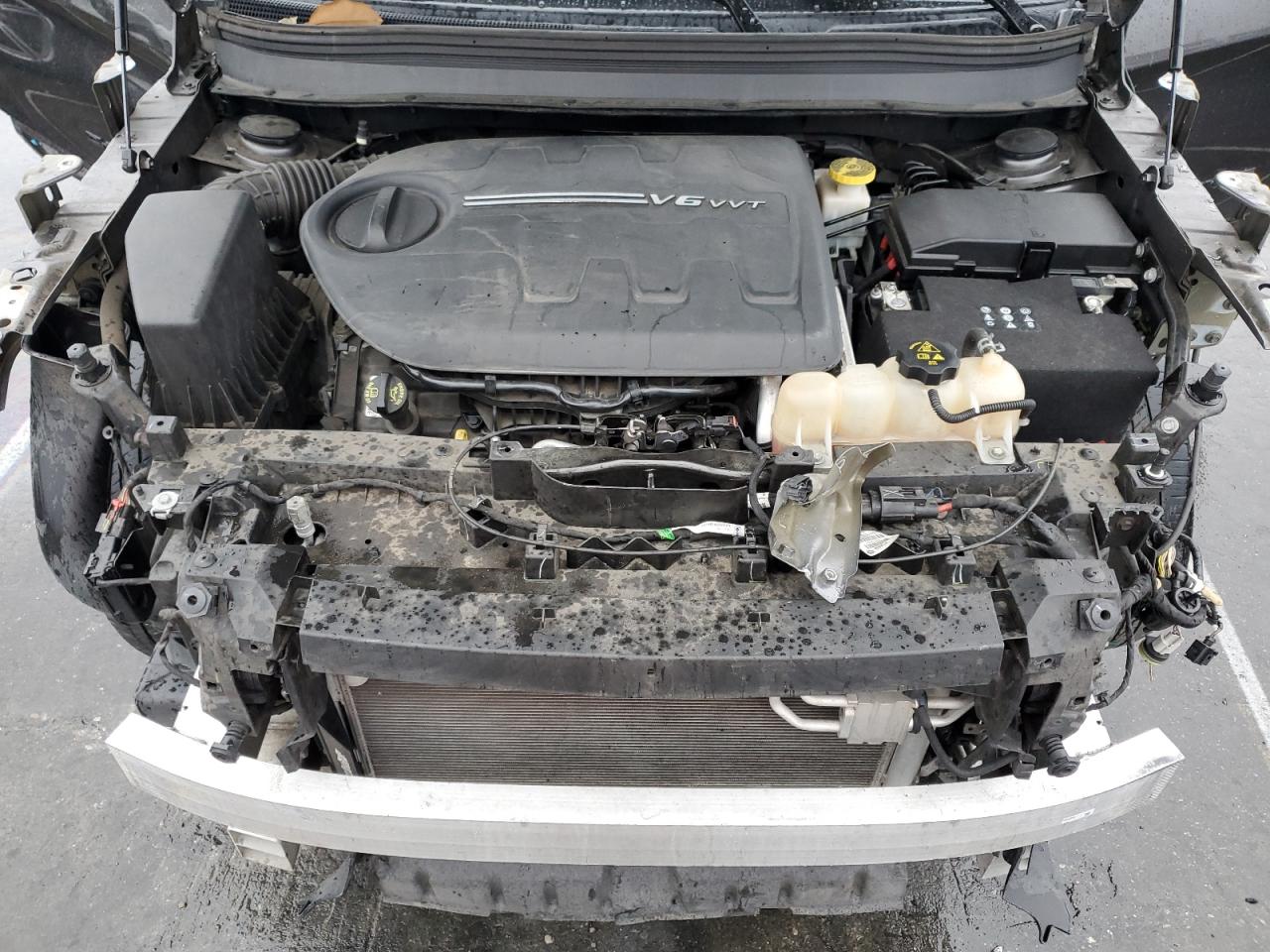2019 Jeep Grand Cherokee VIN 1C4PJMDX1KD457664 Copart auction photo, front end / all over damage thumbnail 12