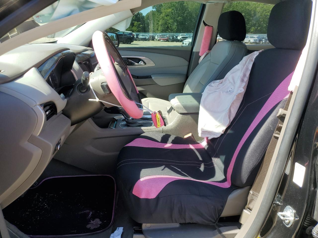 2020 Chevrolet Traverse VIN 1GNERHKW6LJ104767 Copart auction photo, side / minor dent/scratches damage thumbnail 7