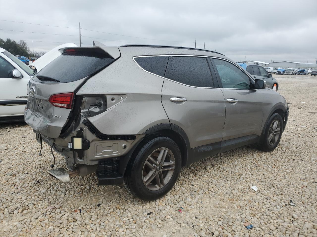 2017 Hyundai Santa Fe VIN 5NMZU3LB2HH006209 Copart auction photo, front end damage thumbnail 3