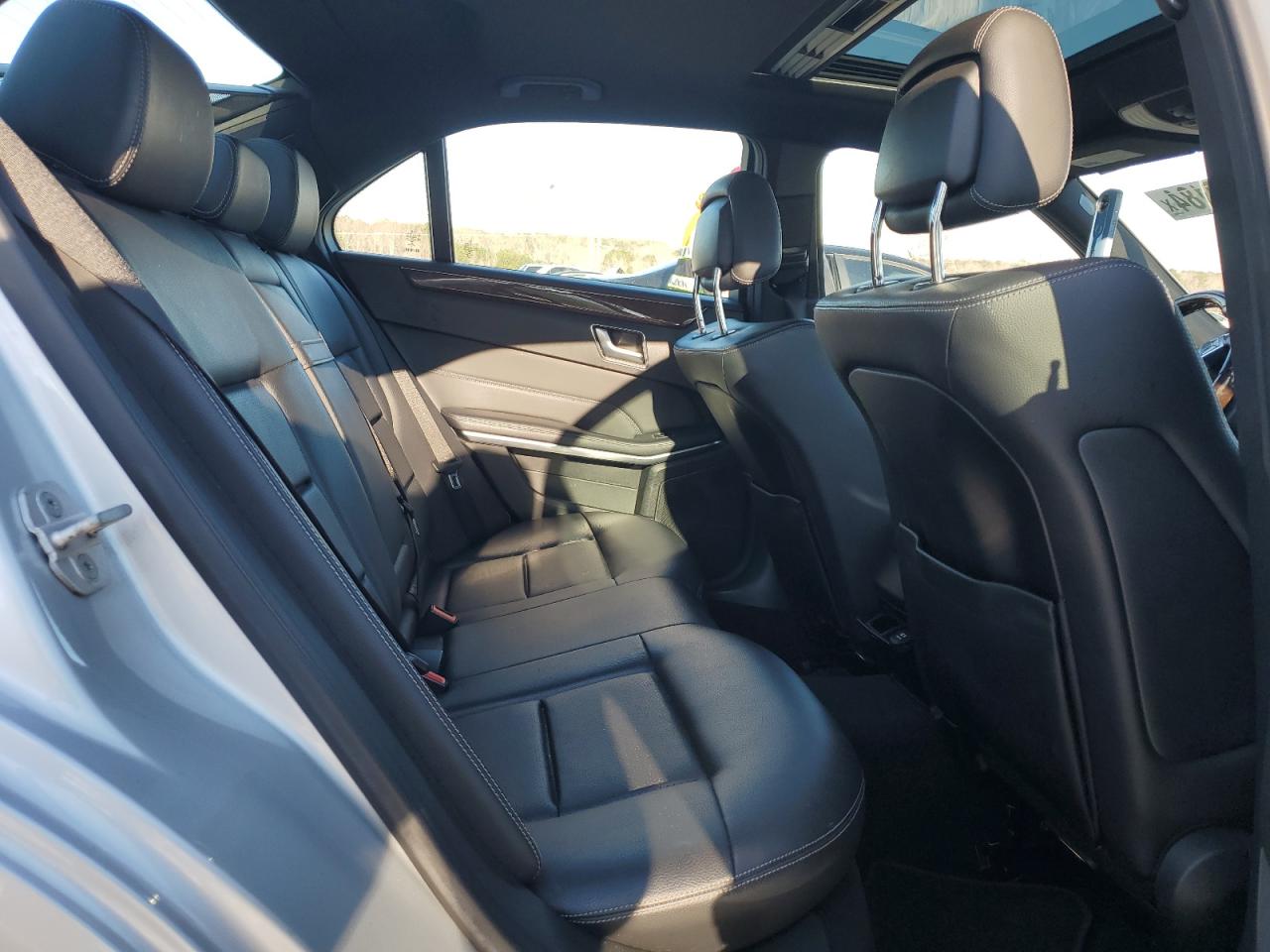 2016 Mercedes-Benz E-klasse VIN WDDHF5KB7GB303343 Copart auction photo, all over damage thumbnail 11