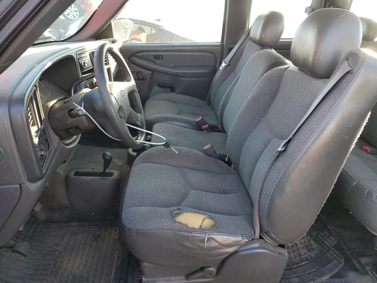 2005 Chevrolet Silverado VIN 1GCHK29U05E249763 Copart auction photo, vandalism / front end damage thumbnail 7