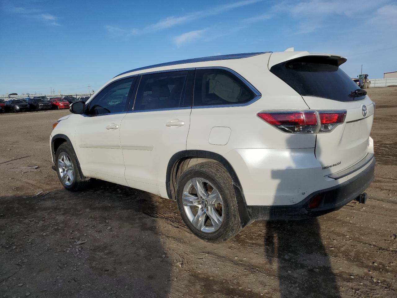 2016 Toyota Highlander VIN 5TDDKRFH2GS286759 Copart auction photo, front end / rear end damage thumbnail 2