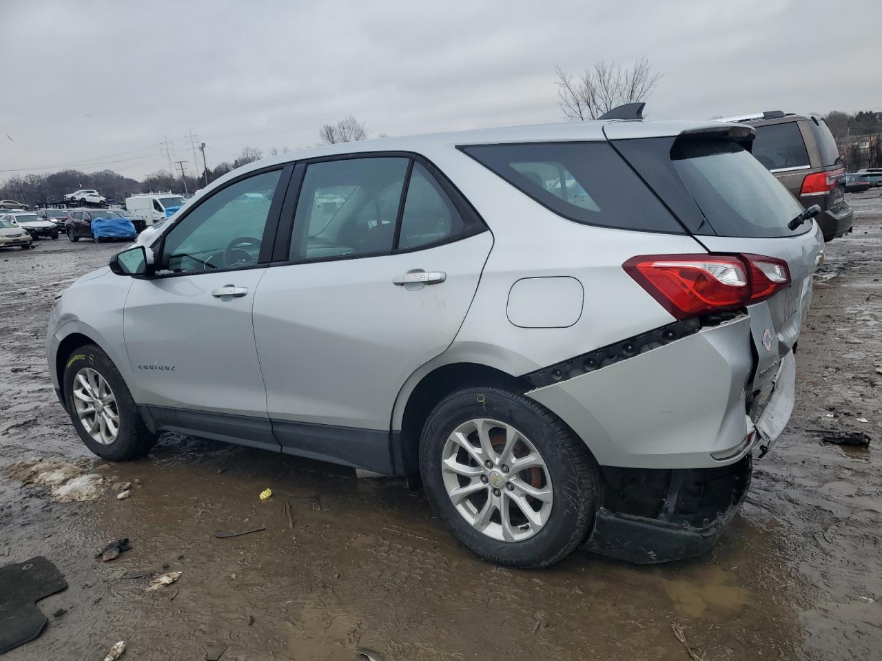 2019 Chevrolet Equinox VIN 2GNAXSEVXK6159898 Copart auction photo, rear end / minor dent/scratches damage thumbnail 2