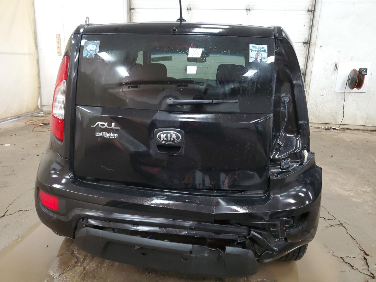 2013 KIA Soul VIN KNDJT2A59D7636155 Copart auction photo, rear end / minor dent/scratches damage thumbnail 6