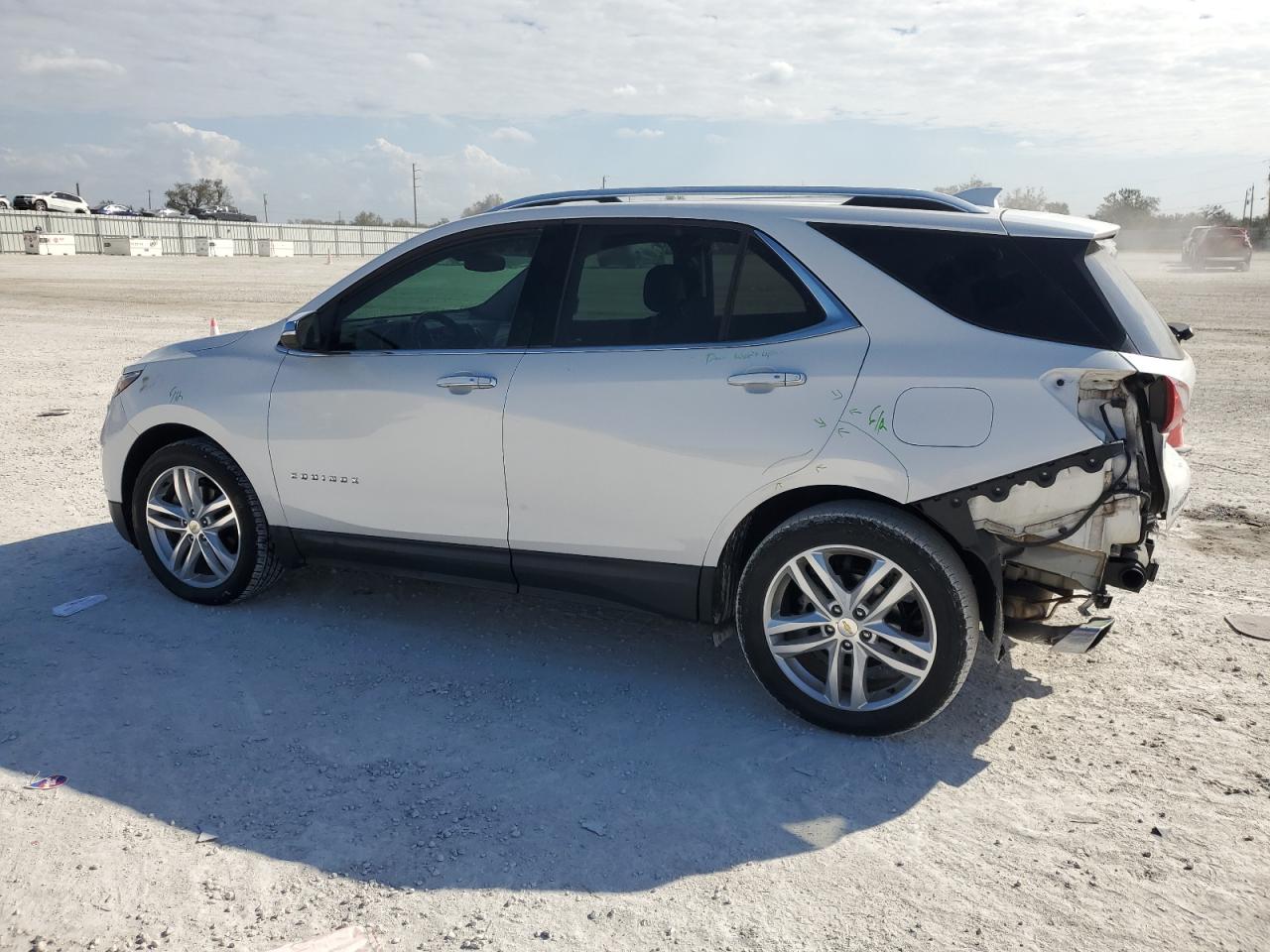 2019 Chevrolet Equinox VIN 2GNAXYEX5K6274705 Copart auction photo, rear end damage thumbnail 2