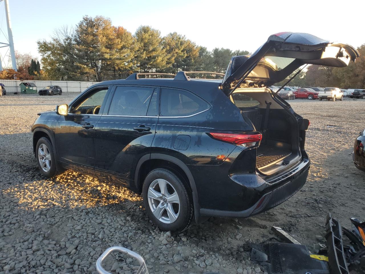 2022 Toyota Highlander VIN 5TDCZRBHXNS584342 Copart auction photo, front end / minor dent/scratches damage thumbnail 2