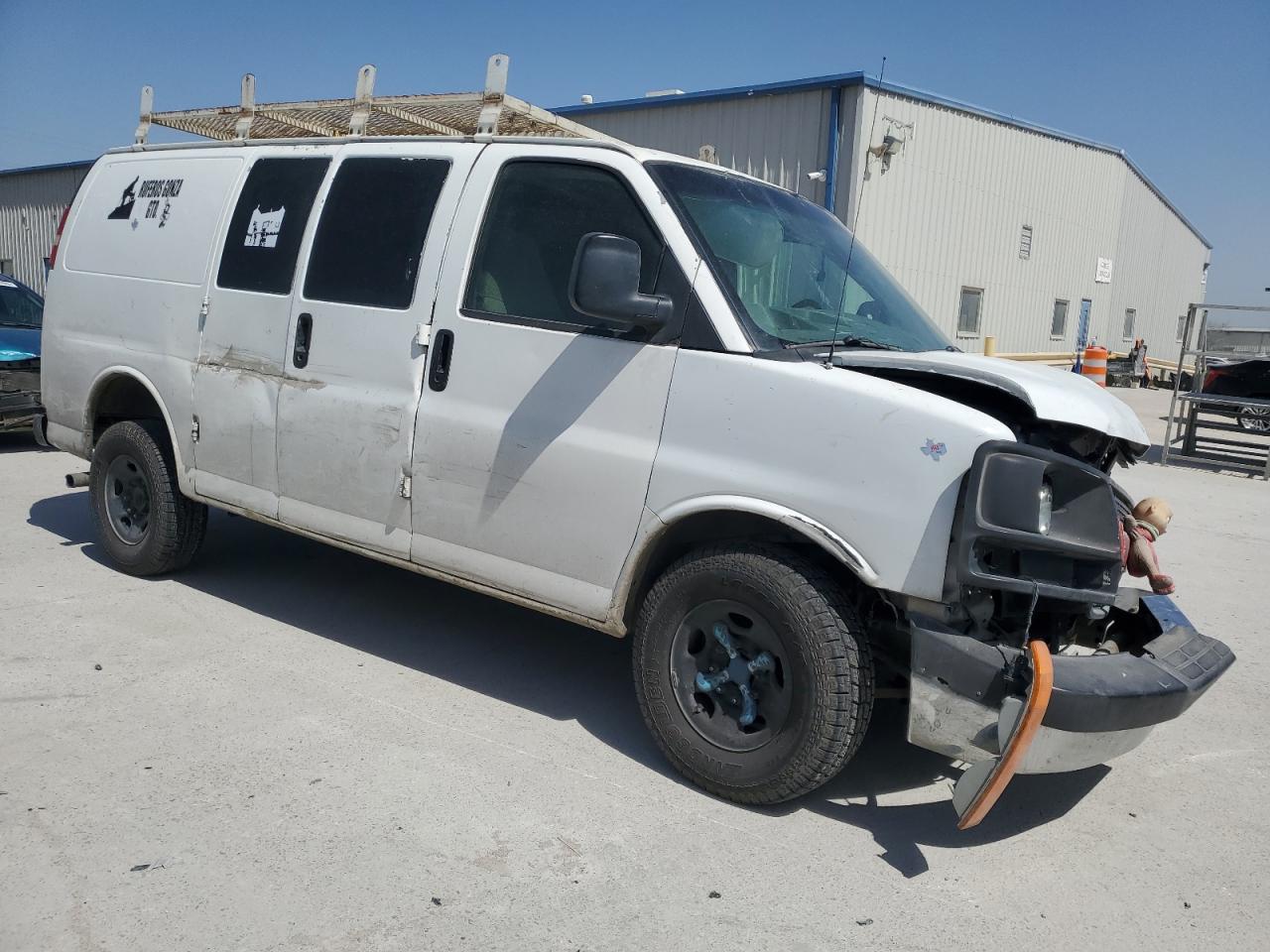 2009 Chevrolet Express VIN 1GCGG25C291136260 Copart auction photo, front end damage thumbnail 4