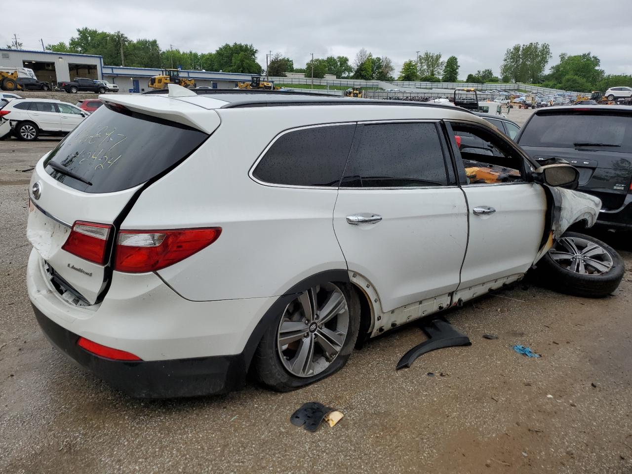 2013 Hyundai Santa Fe VIN KM8SR4HF2DU017620 Copart auction photo, burn damage thumbnail 3