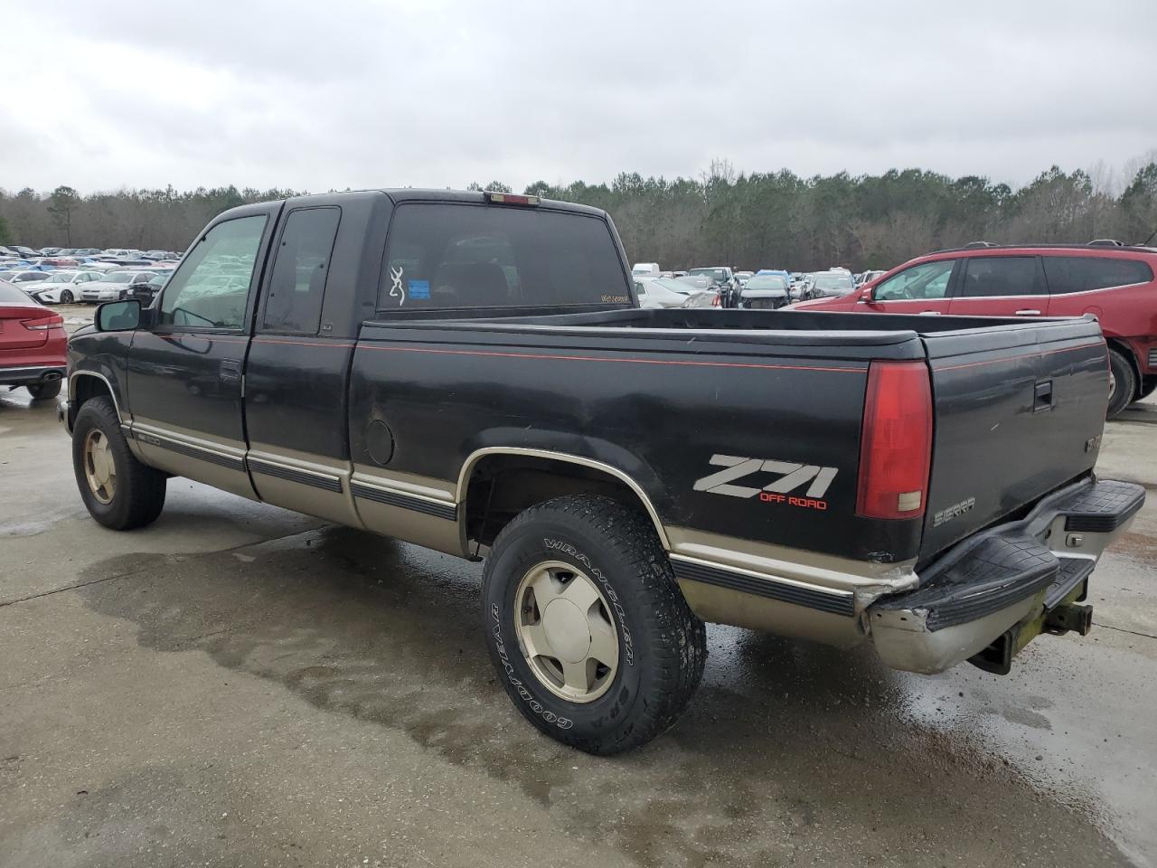 1998 GMC Sierra VIN 2GTEK19R2W1530619 Copart auction photo, rear end damage thumbnail 2