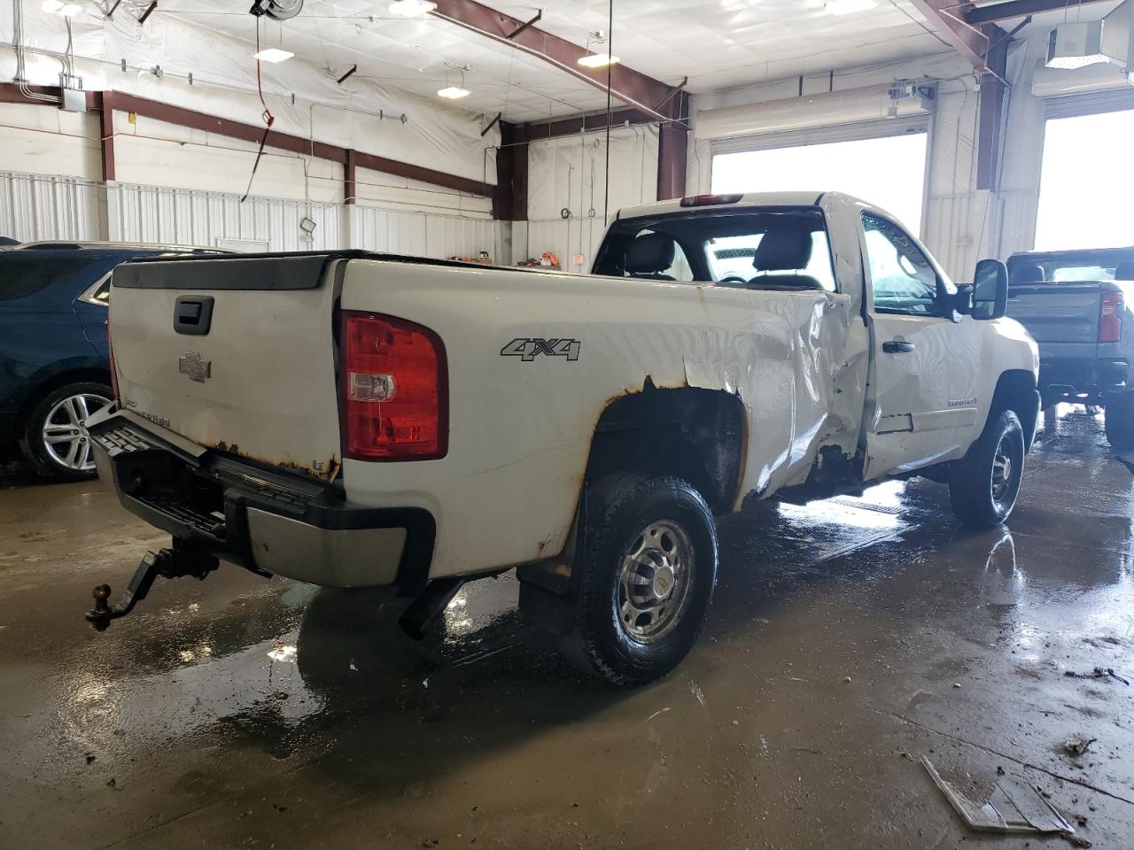 2007 Chevrolet Silverado VIN 1GCHK24K67E534766 Copart auction photo, side damage thumbnail 3