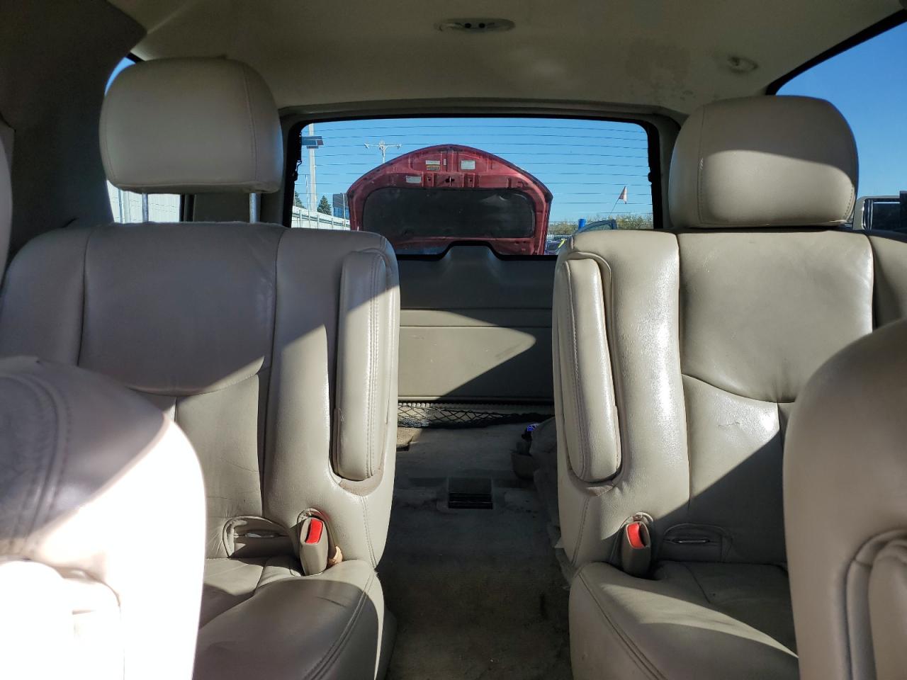 2005 GMC Yukon VIN 1GKEC13TX5R121747 Copart auction photo, vandalism / side damage thumbnail 10